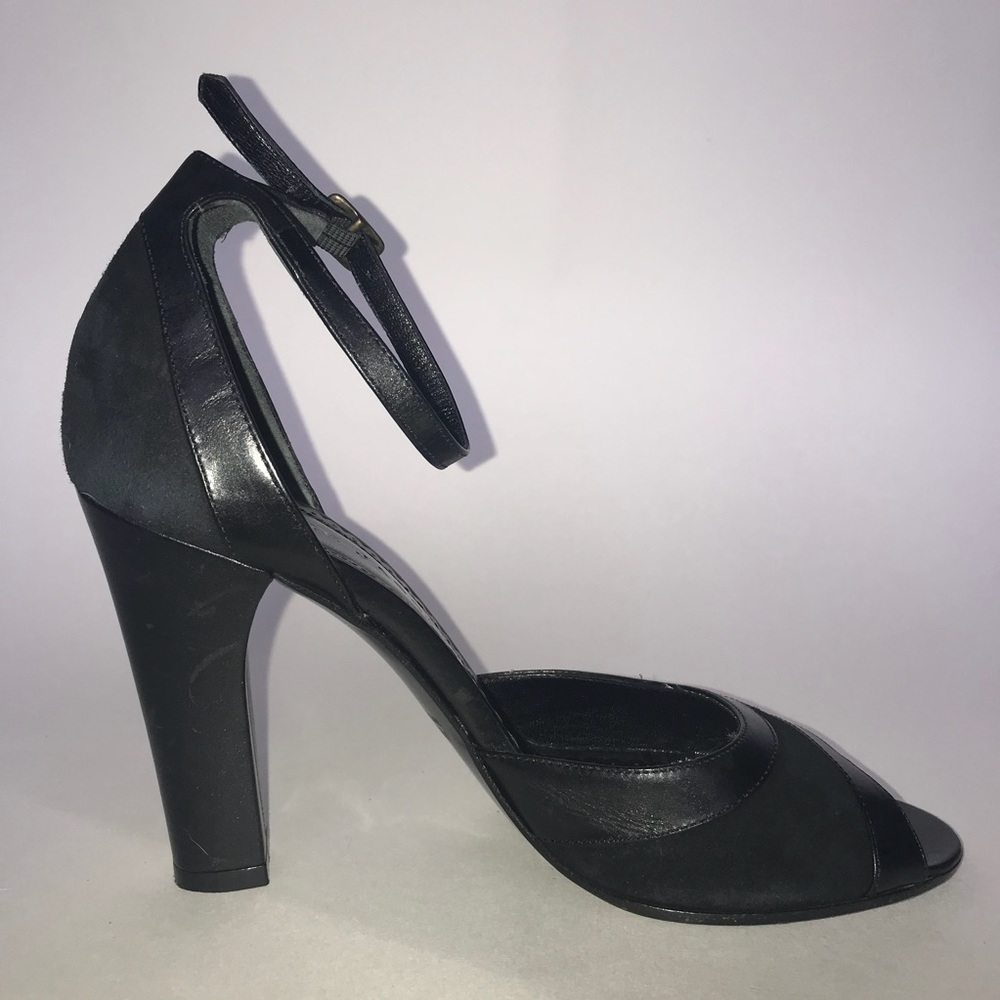 Marc Jacobs Black Leather Heel